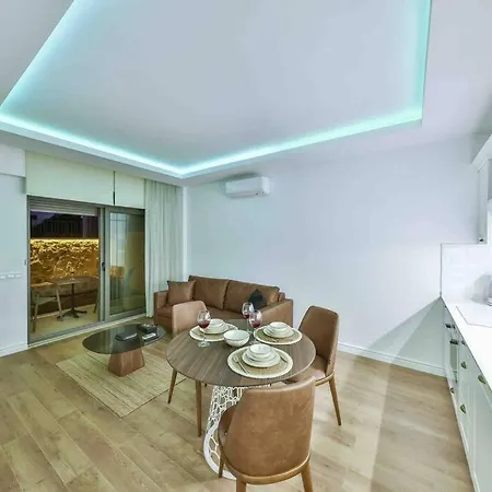 Appartement Tobi 1 / Merkezi Konumda Lueks Kaş