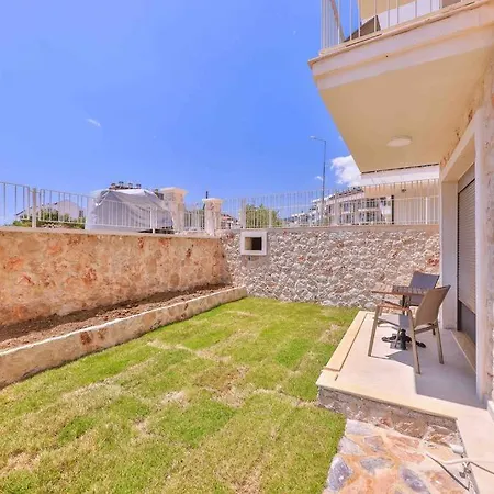 Tobi 1 / Merkezi Konumda Lueks Kaş